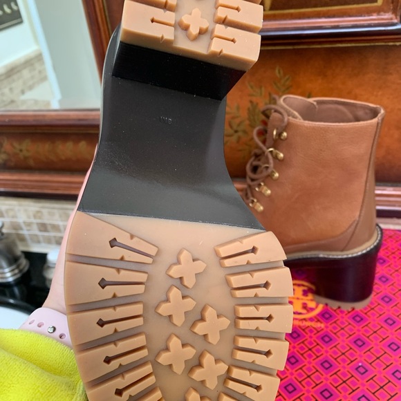 Tory Burch boots - Picture 3 of 6